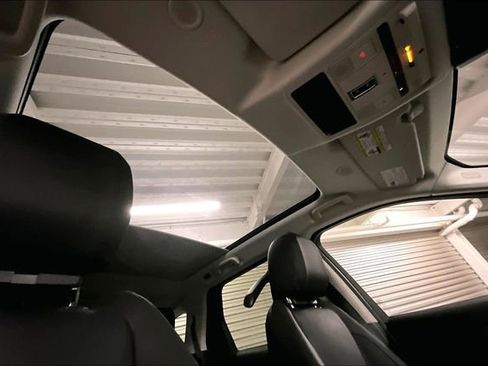 Certified 2025 Land Rover Discovery Sport S image 30