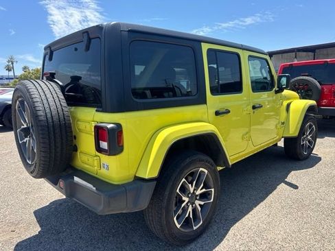 Used 2024 Jeep Wrangler Unlimited AWD/4WD image 6