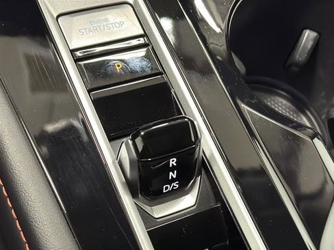 Used 2024 Volkswagen Atlas Peak Edition SEL image 19