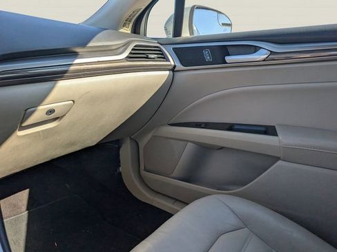 Used 2017 Ford Fusion SE image 13