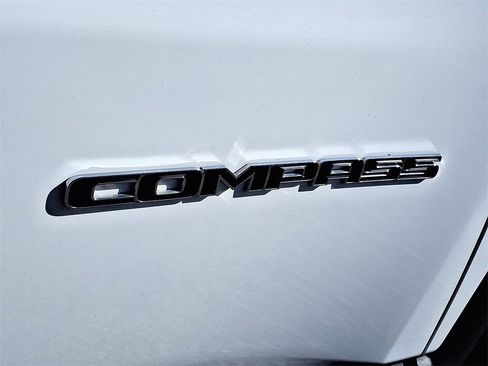 Certified 2024 Jeep Compass Limited image 24