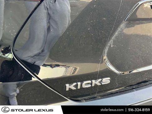 Used 2023 Nissan Kicks SR w/ SR Premium Package image 11