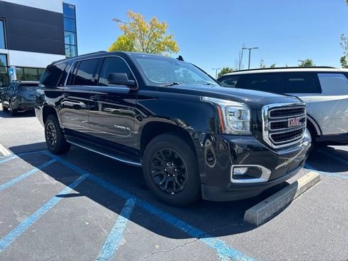 Used 2018 GMC Yukon XL SLT w/ Open Road Package AWD/4WD image 6