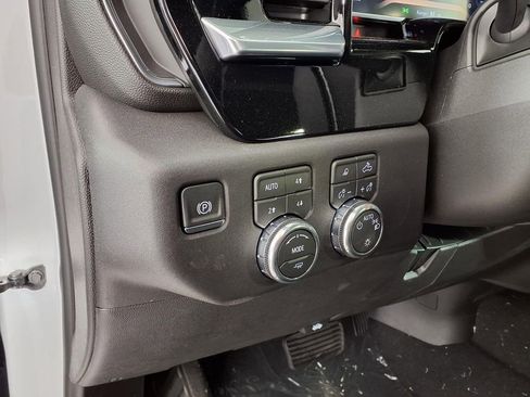 New 2026 GMC Sierra 1500 SLE w/ X31 Off-Road Package AWD/4WD image 50