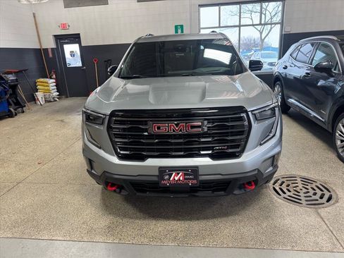 Used 2024 GMC Acadia AT4 w/ Luxury Package image 2