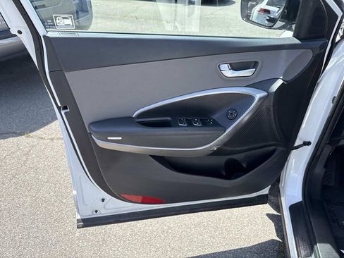 Used 2017 Hyundai Santa Fe Sport FWD image 13