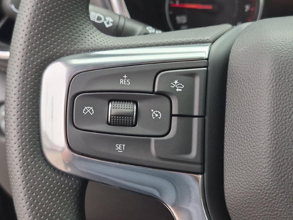 New 2026 Chevrolet Blazer LT w/ Convenience Package FWD image 17
