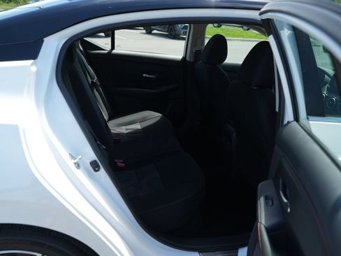 Used 2025 Nissan Sentra SR FWD image 18