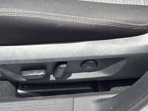 Used 2023 Nissan Rogue SV AWD/4WD image 10