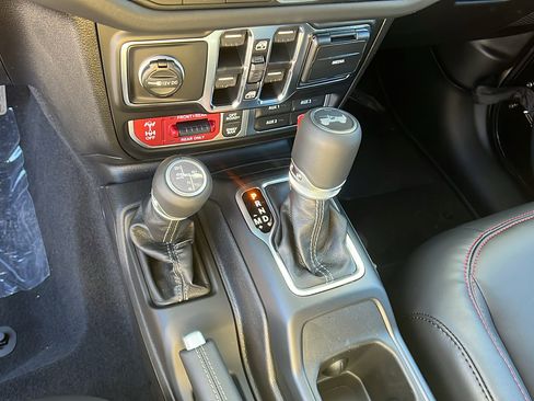 New 2025 Jeep Wrangler Unlimited Rubicon image 27