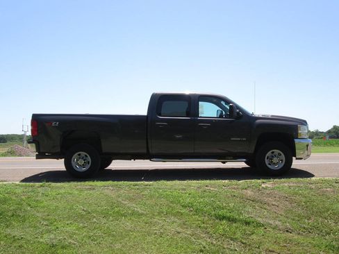 Used 2010 Chevrolet Silverado 3500 LT w/ Exterior Plus Package AWD/4WD image 5