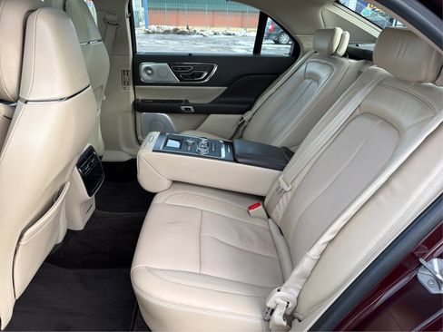 Used 2017 Lincoln Continental Reserve w/ Luxury Package image 11