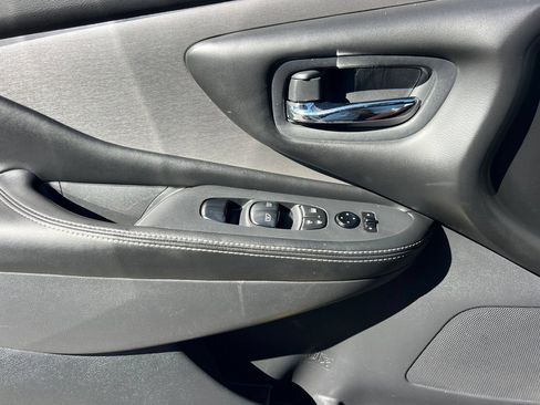 Used 2020 Nissan Murano SV AWD/4WD image 12
