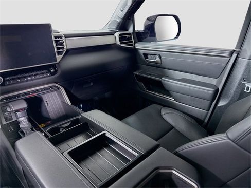 Used 2025 Toyota Tundra Limited image 22