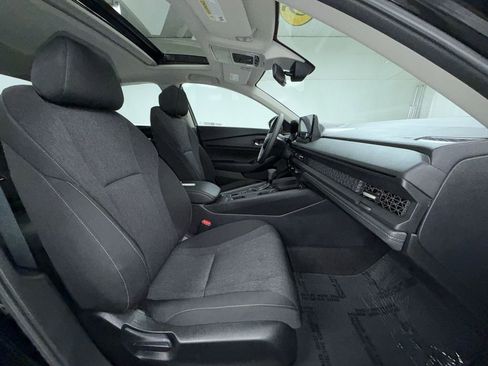 Used 2025 Honda Accord SE image 11