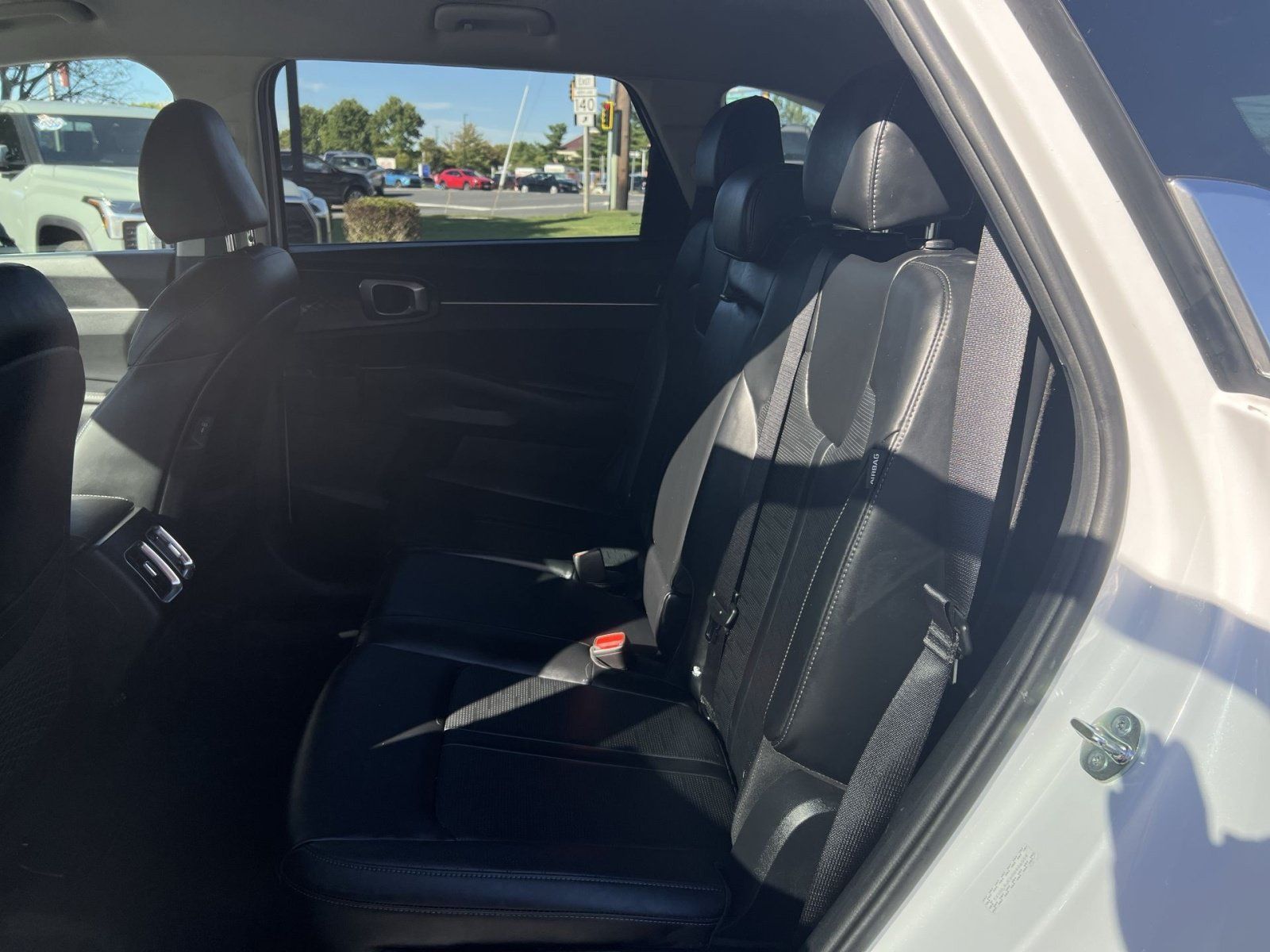 Used 2025 Kia Sorento S FWD image 24