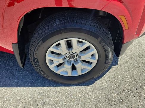 Used 2023 Nissan Frontier SV w/ SV Convenience Package image 7