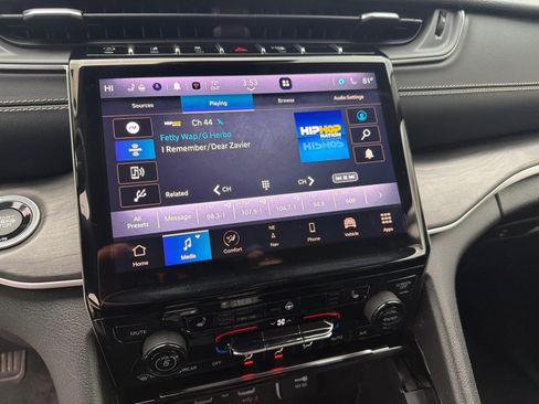 Used 2023 Jeep Grand Cherokee Limited image 14