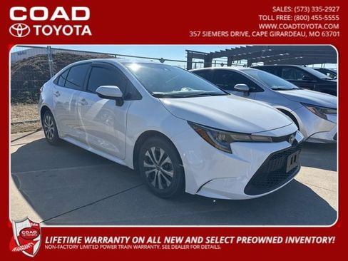 Certified 2022 Toyota Corolla LE image 1