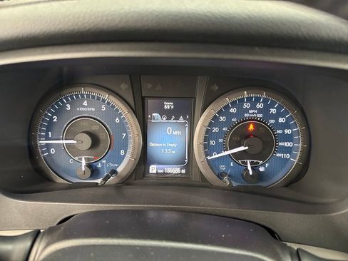 Used 2017 Toyota Sienna XLE w/ XLE Navigation Package FWD image 19
