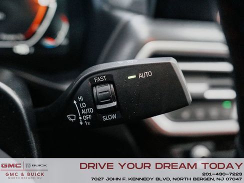 Used 2025 BMW X4 M40i w/ Premium Package image 27