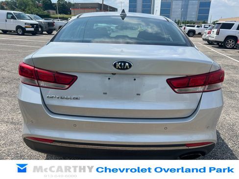 Used 2018 Kia Optima LX FWD image 4