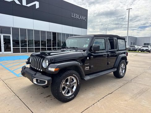 Used 2021 Jeep Wrangler Unlimited Sahara AWD/4WD image 2