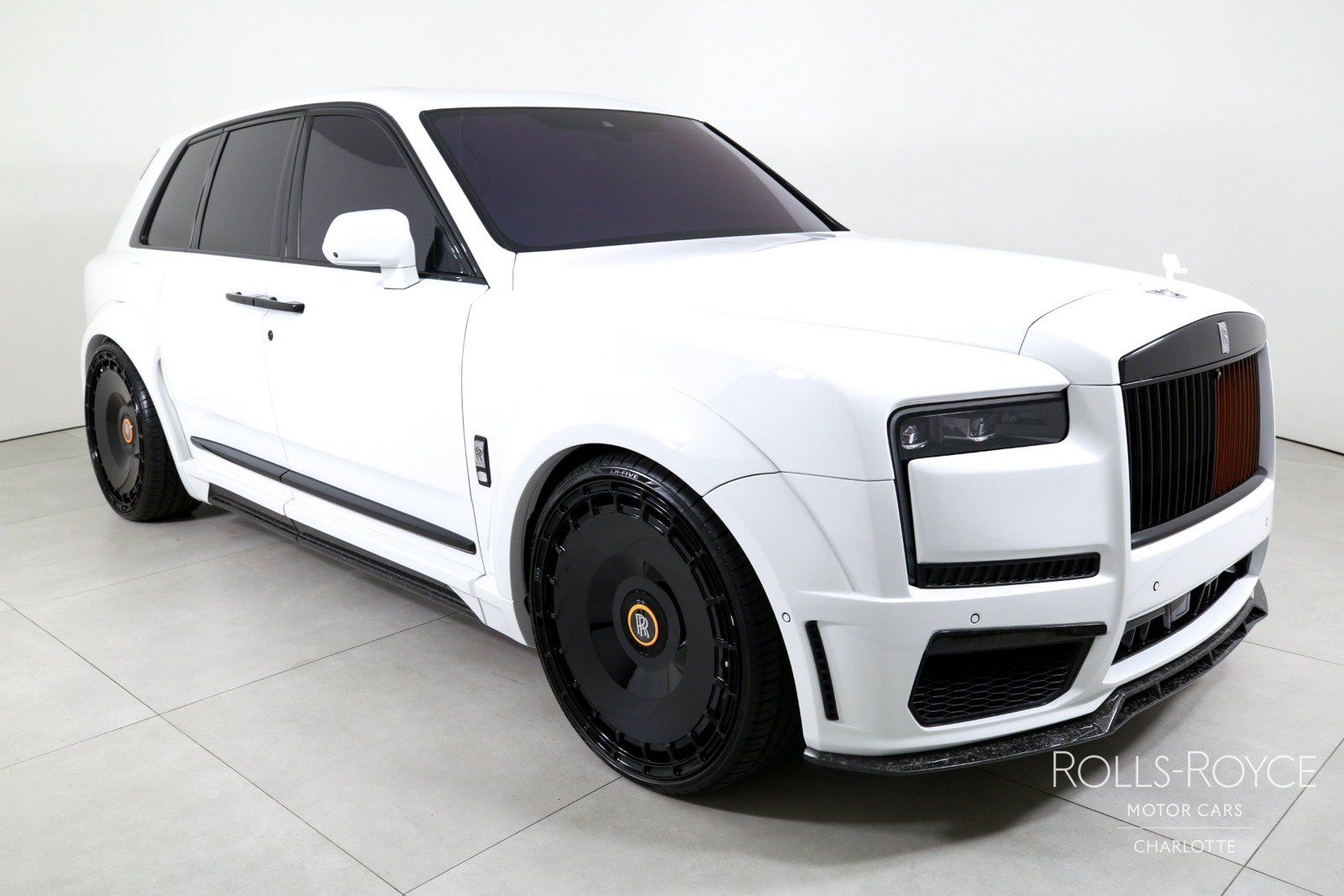 Used 2025 Rolls-Royce Cullinan AWD/4WD image 6