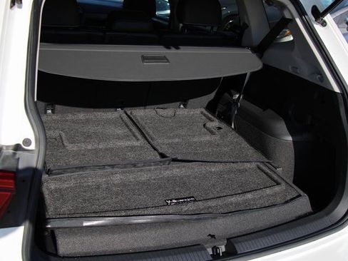 Used 2023 Volkswagen Tiguan SE image 12