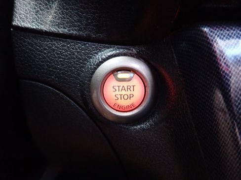 Used 2016 Nissan Sentra SR w/ SR Premium Package FWD image 19