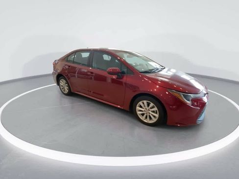 Used 2024 Toyota Corolla LE w/ LE Convenience Package FWD image 2