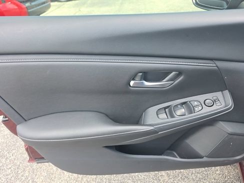 Used 2025 Nissan Sentra SV FWD image 14