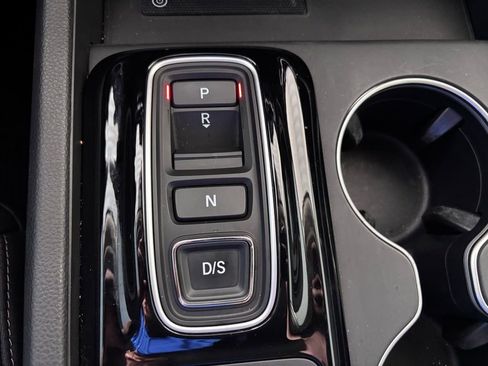 Used 2025 Honda Pilot Touring image 25