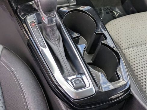 Used 2025 Chevrolet Trax LT w/ LT Convenience Package image 23