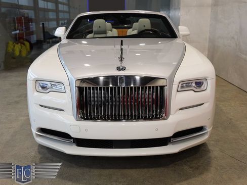 Used 2017 Rolls-Royce Dawn RWD image 7