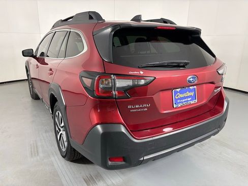 Used 2025 Subaru Outback Premium AWD/4WD image 6