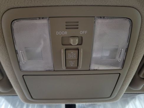 Used 2011 Toyota RAV4 4WD w/ Upgrade Value Pkg image 22