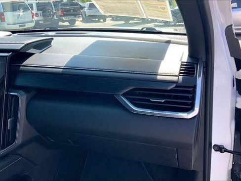 Used 2025 GMC Acadia Elevation FWD image 16