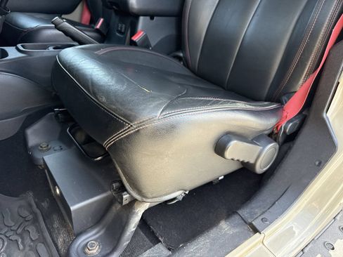 Used 2017 Jeep Wrangler Unlimited Rubicon AWD/4WD image 17