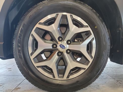 Used 2021 Subaru Forester Premium AWD/4WD image 9