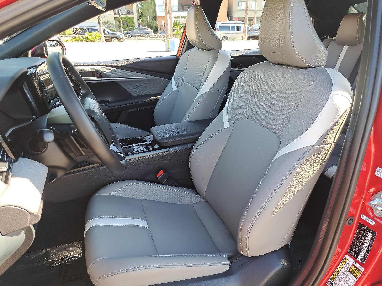 Used 2026 Toyota Camry SE FWD image 15