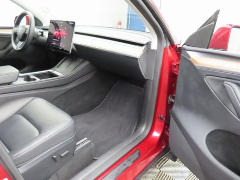 Used 2024 Tesla Model Y Long Range image 25