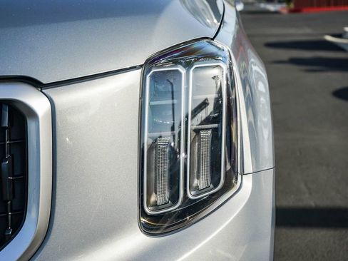 Used 2023 Kia Telluride EX w/ EX Captain's Chair Package FWD image 10