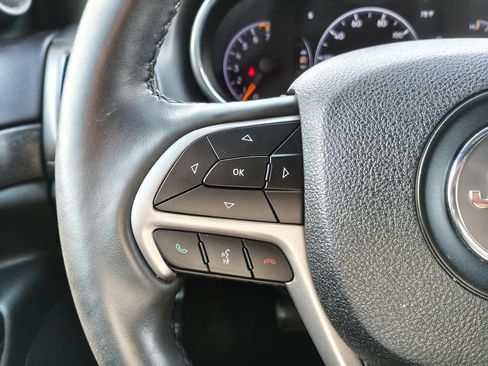Used 2018 Jeep Grand Cherokee Altitude AWD/4WD image 27