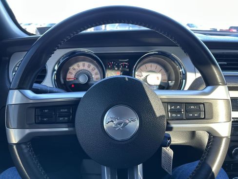 Used 2011 Ford Mustang GT Premium image 23