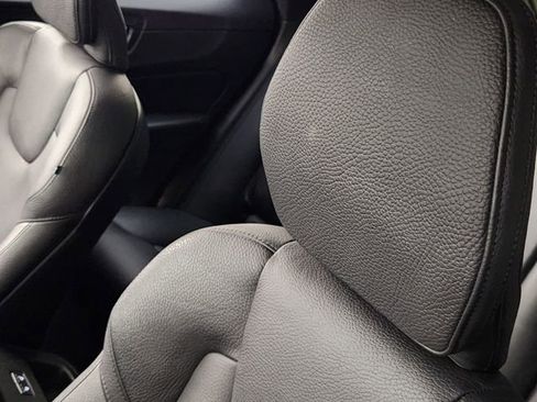 Used 2023 Volvo XC60 B5 Plus image 15