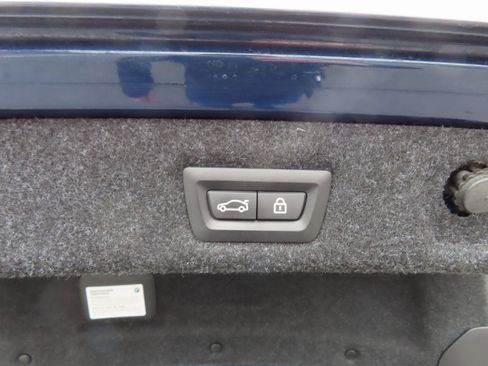 Used 2021 BMW 530i xDrive w/ Premium Package image 40