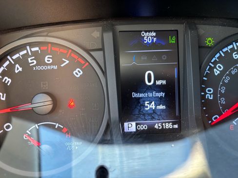 Used 2022 Toyota Tacoma SR image 21