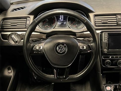 Used 2018 Volkswagen Passat 3.6 image 15
