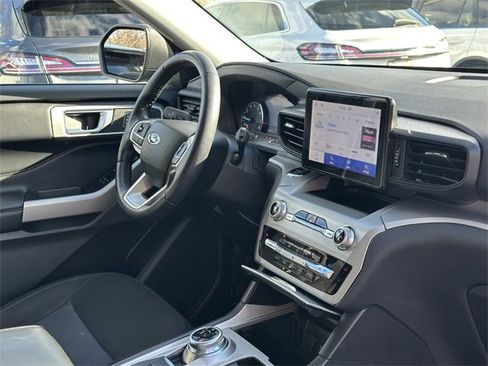 Certified 2022 Ford Explorer XLT image 33